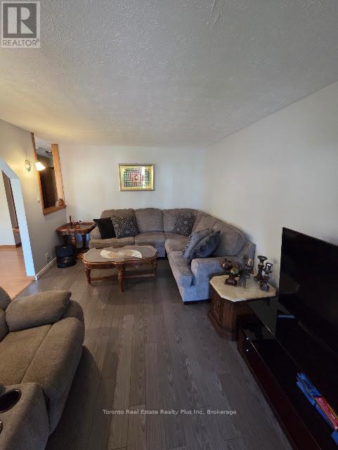 83 LAURIER ROAD - 13