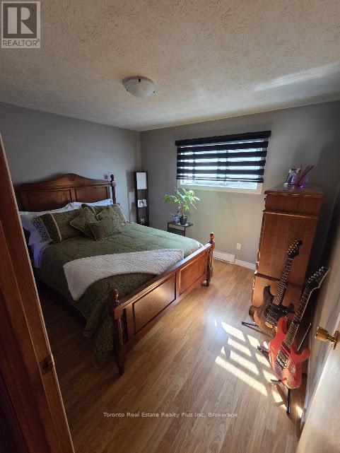 83 LAURIER ROAD - 14