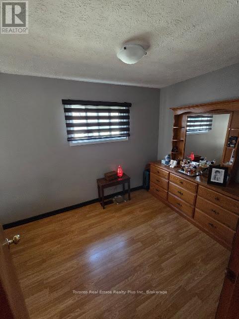 83 LAURIER ROAD - 17