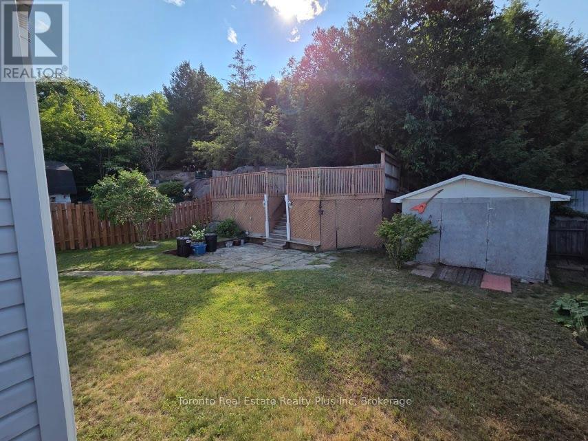 83 LAURIER ROAD - 29