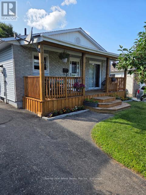 83 LAURIER ROAD - 3