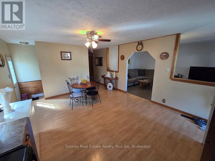 83 LAURIER ROAD - 7