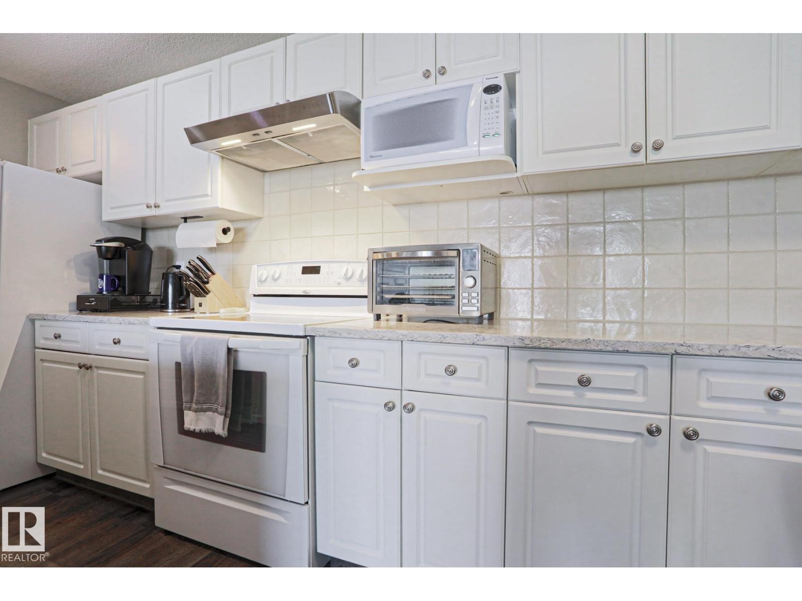 #1104 9835 113 ST NW - 7