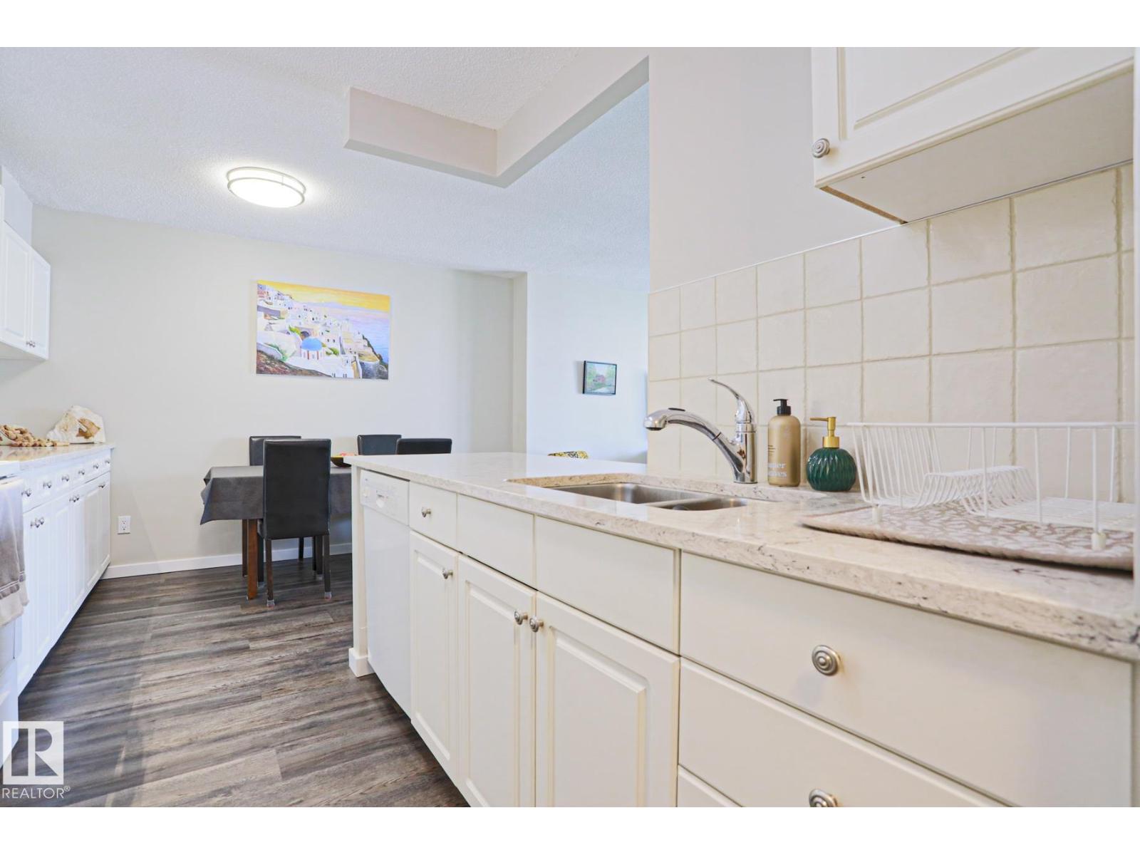 #1104 9835 113 ST NW - 4