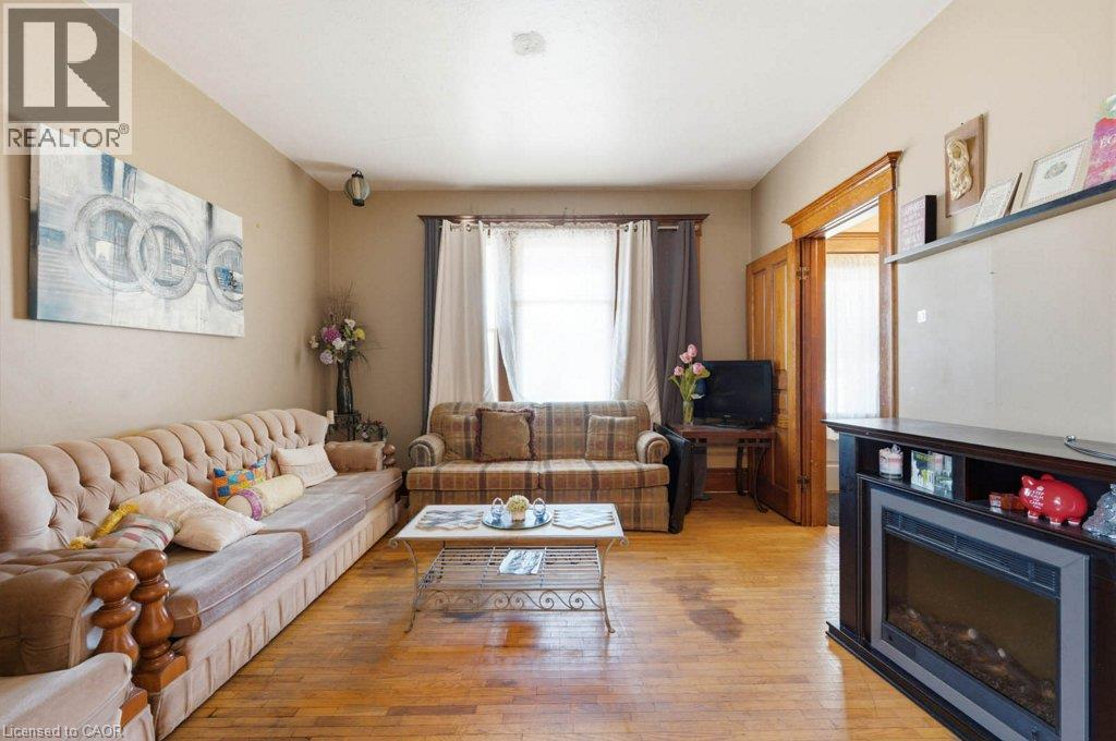 1798 KING Street E - 15