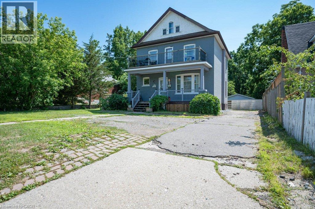 1798 KING Street E - 7
