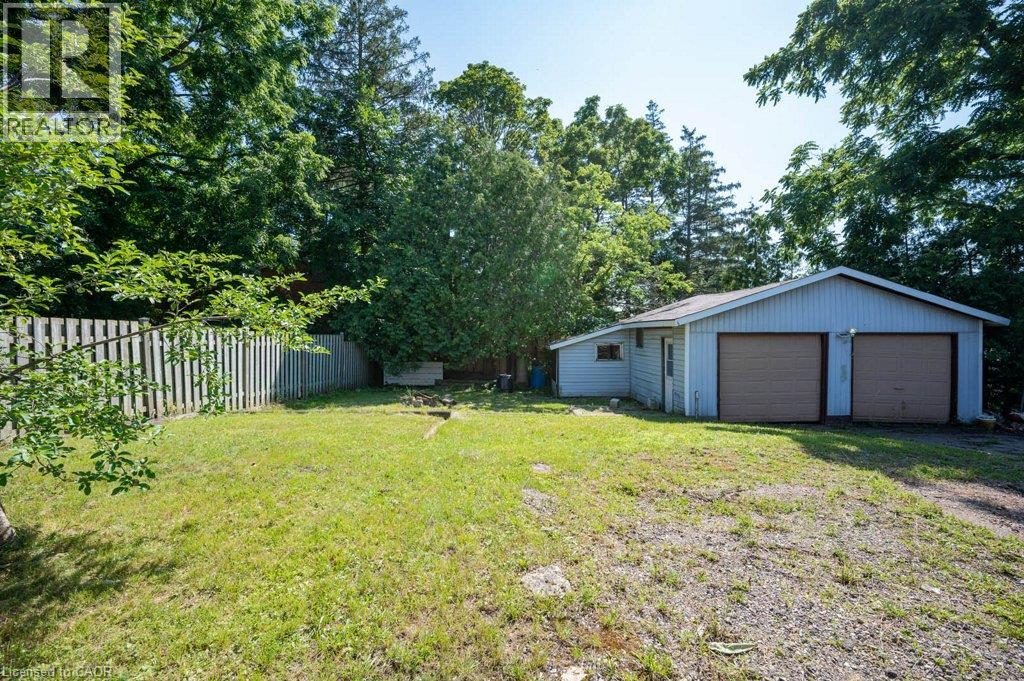 1798 KING Street E - 34