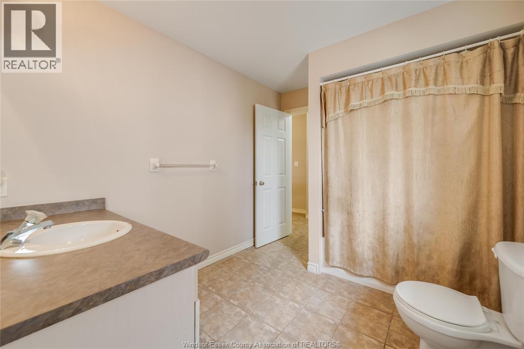 1556 HEATHERGLEN DRIVE - 18