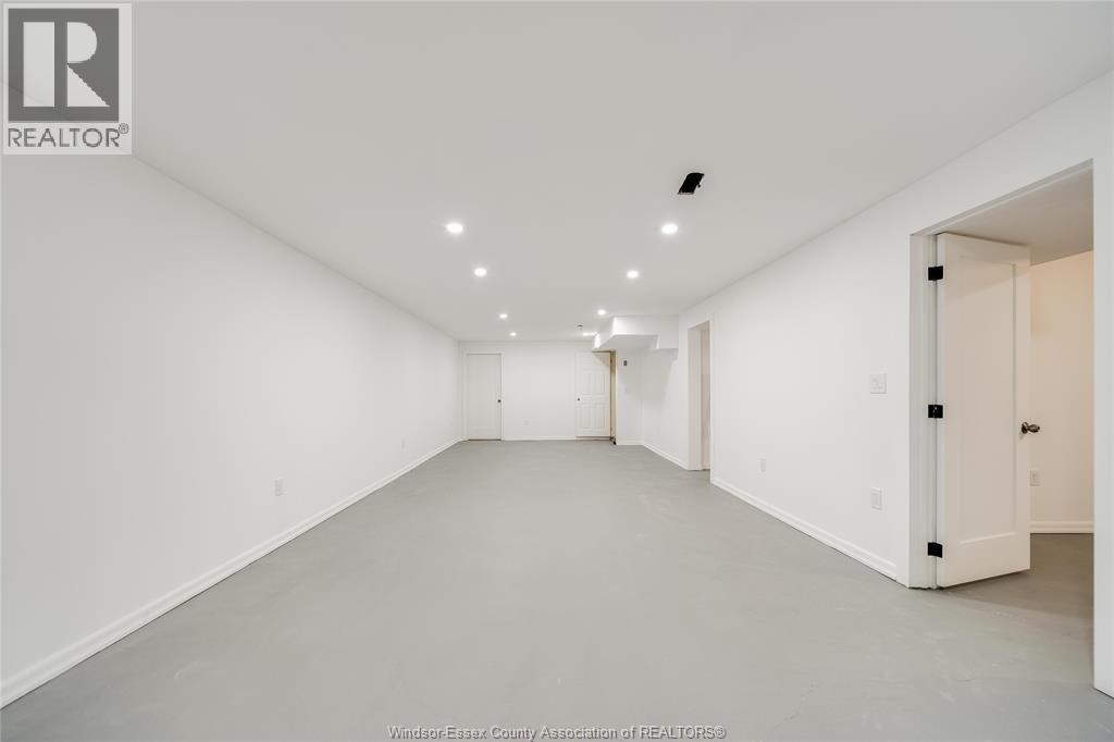 1556 HEATHERGLEN DRIVE - 23