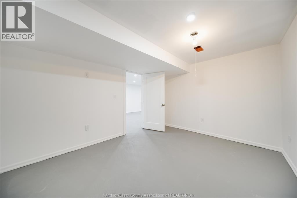 1556 HEATHERGLEN DRIVE - 24