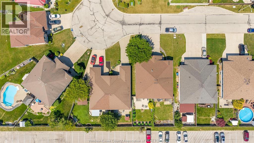 1556 HEATHERGLEN DRIVE - 34