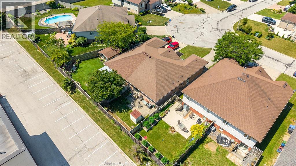 1556 HEATHERGLEN DRIVE - 35