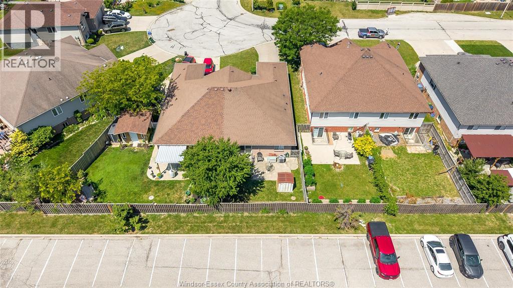 1556 HEATHERGLEN DRIVE - 36