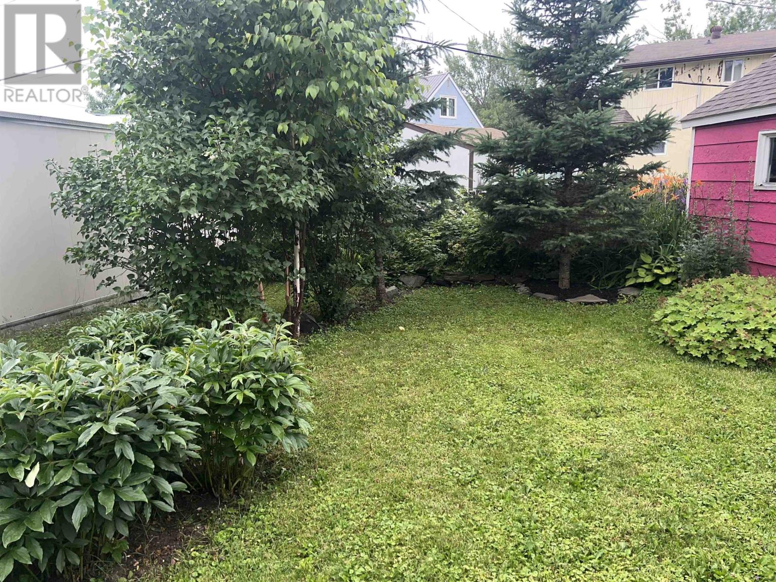 13 Spruce RD - 8