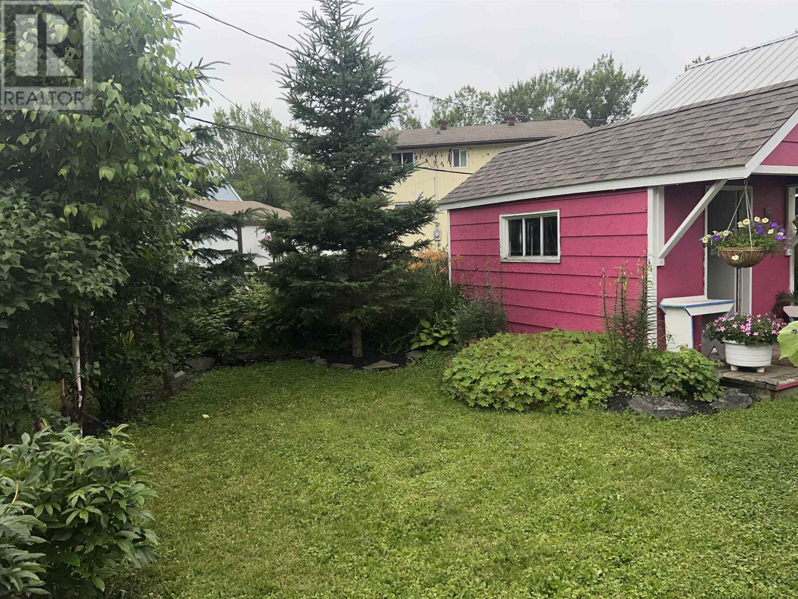 13 Spruce RD - 7