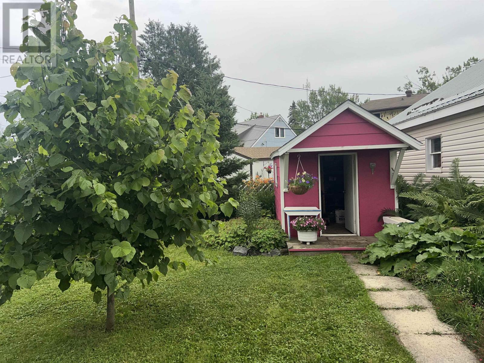 13 Spruce RD - 6