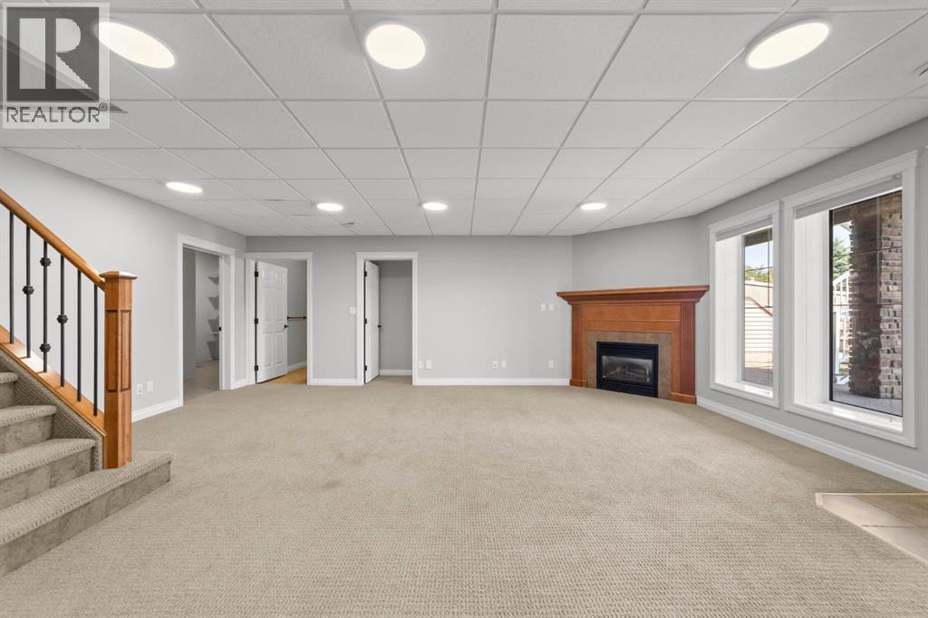 2703 56 Street - 26