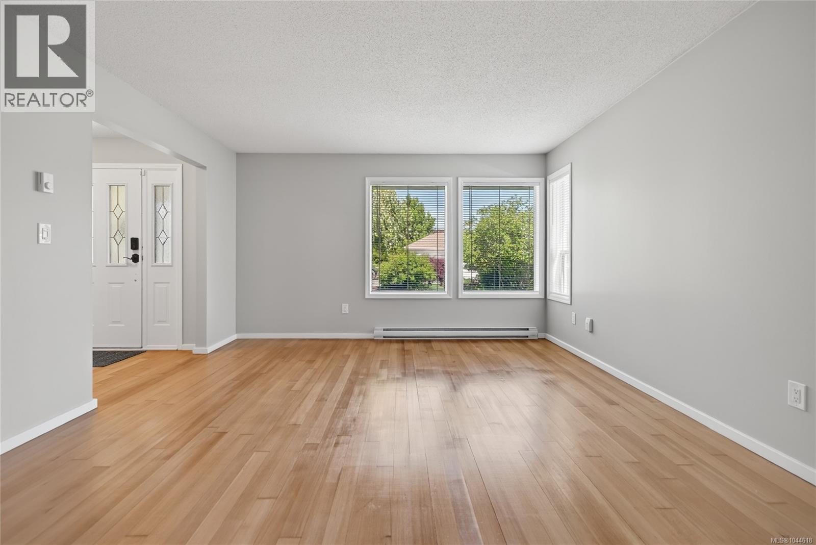 1377 Ocean View Ave - Image 16