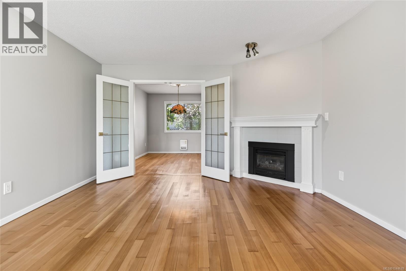 1377 Ocean View Ave - 18