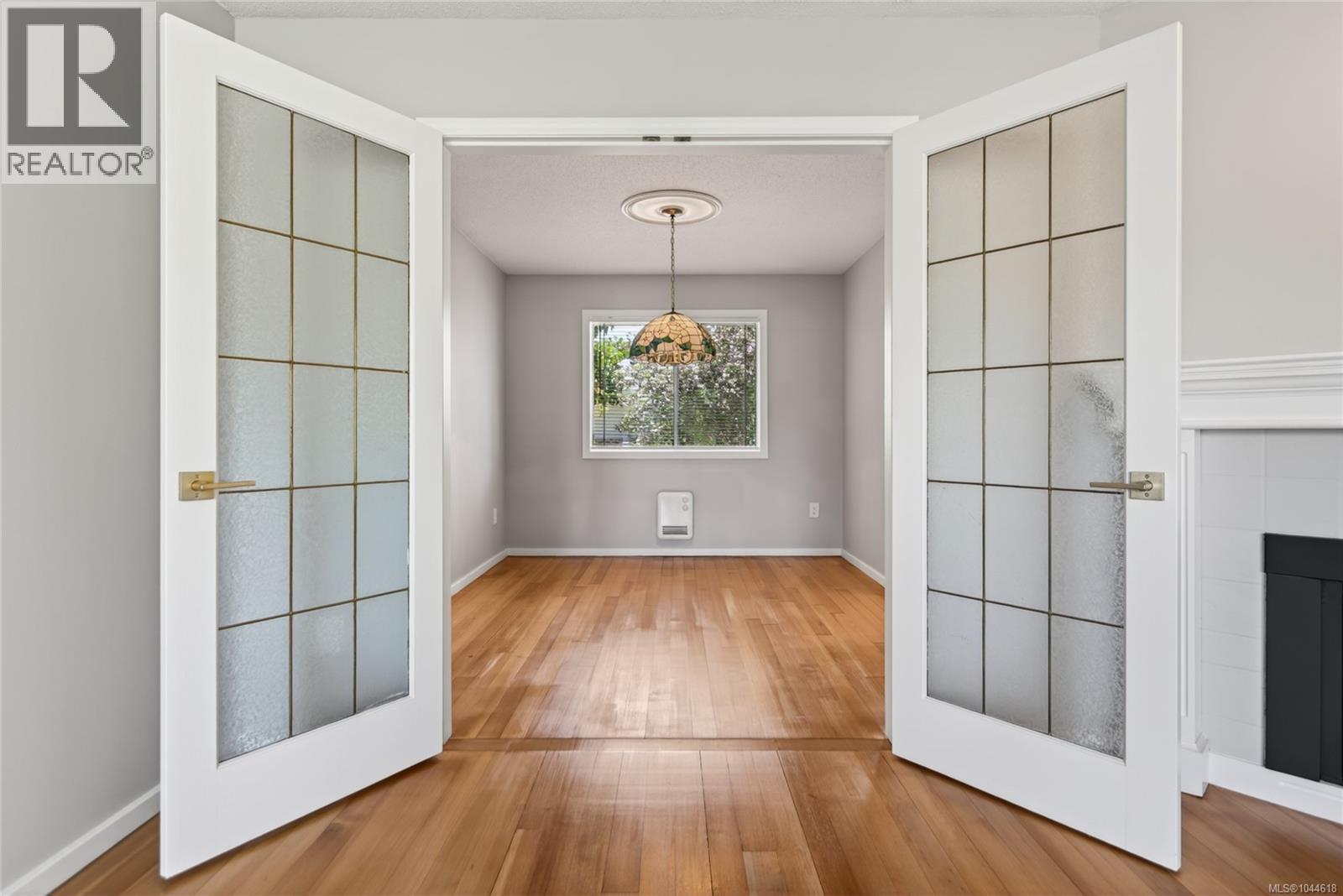 1377 Ocean View Ave - Image 19