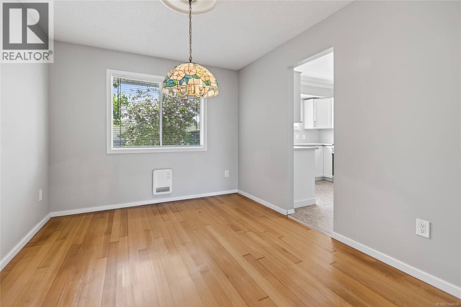 1377 Ocean View Ave - 22