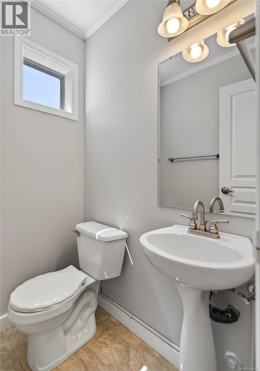 1377 Ocean View Ave - Image 29