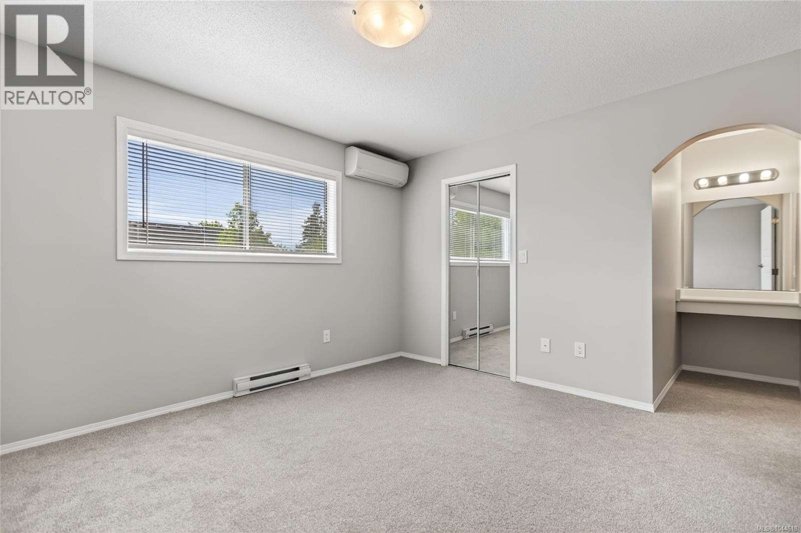 1377 Ocean View Ave - Image 32