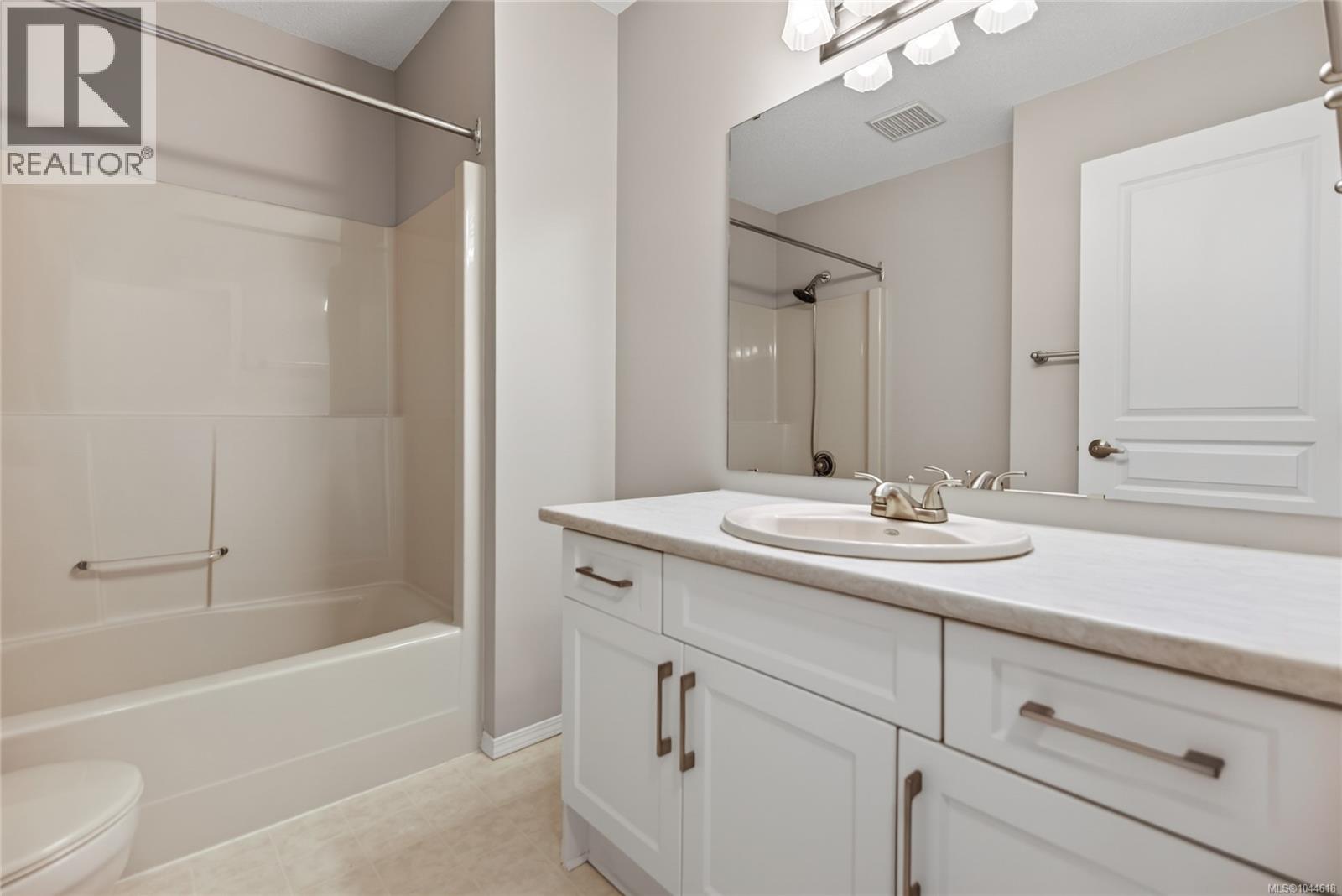 1377 Ocean View Ave - 40