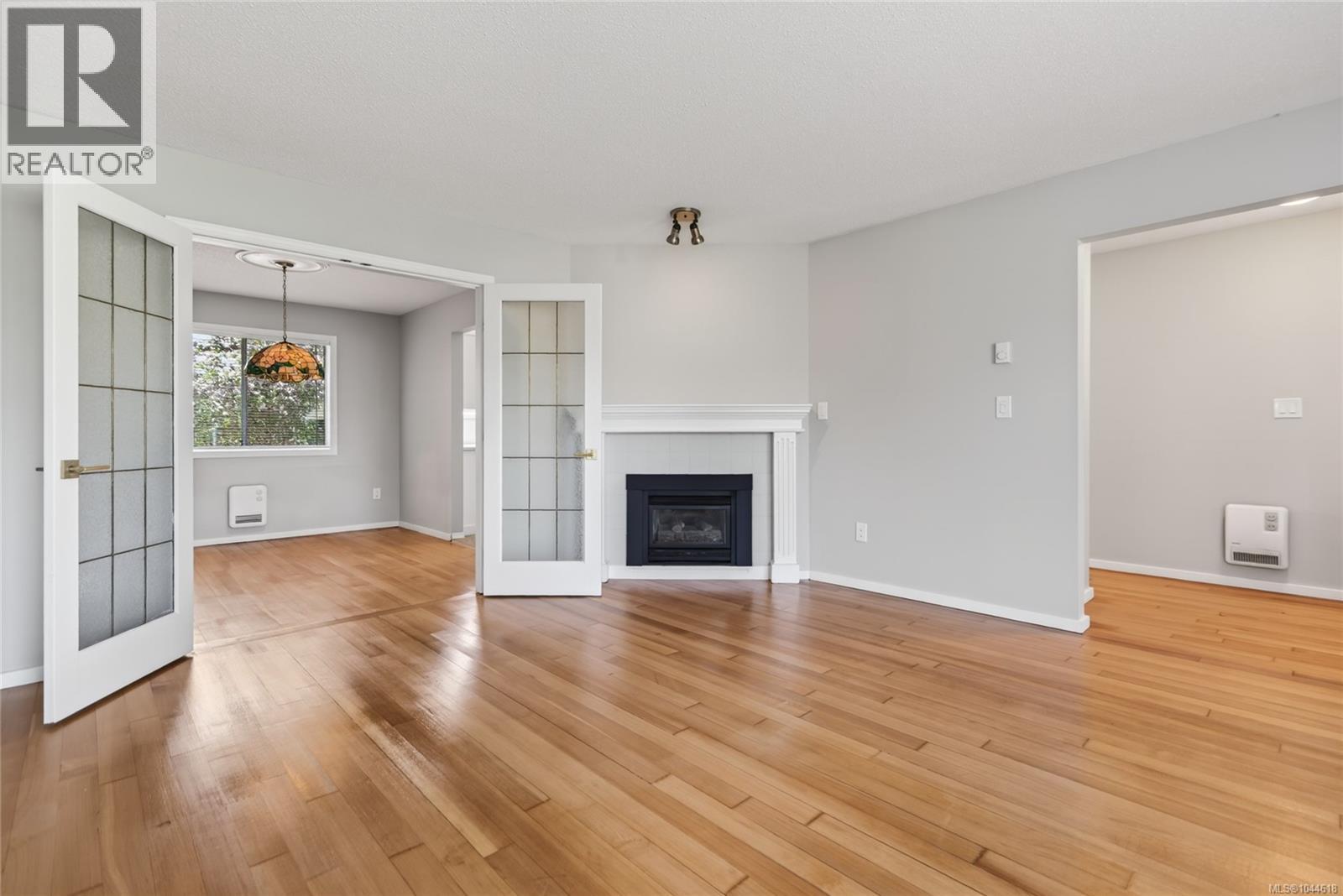 1377 Ocean View Ave - 5