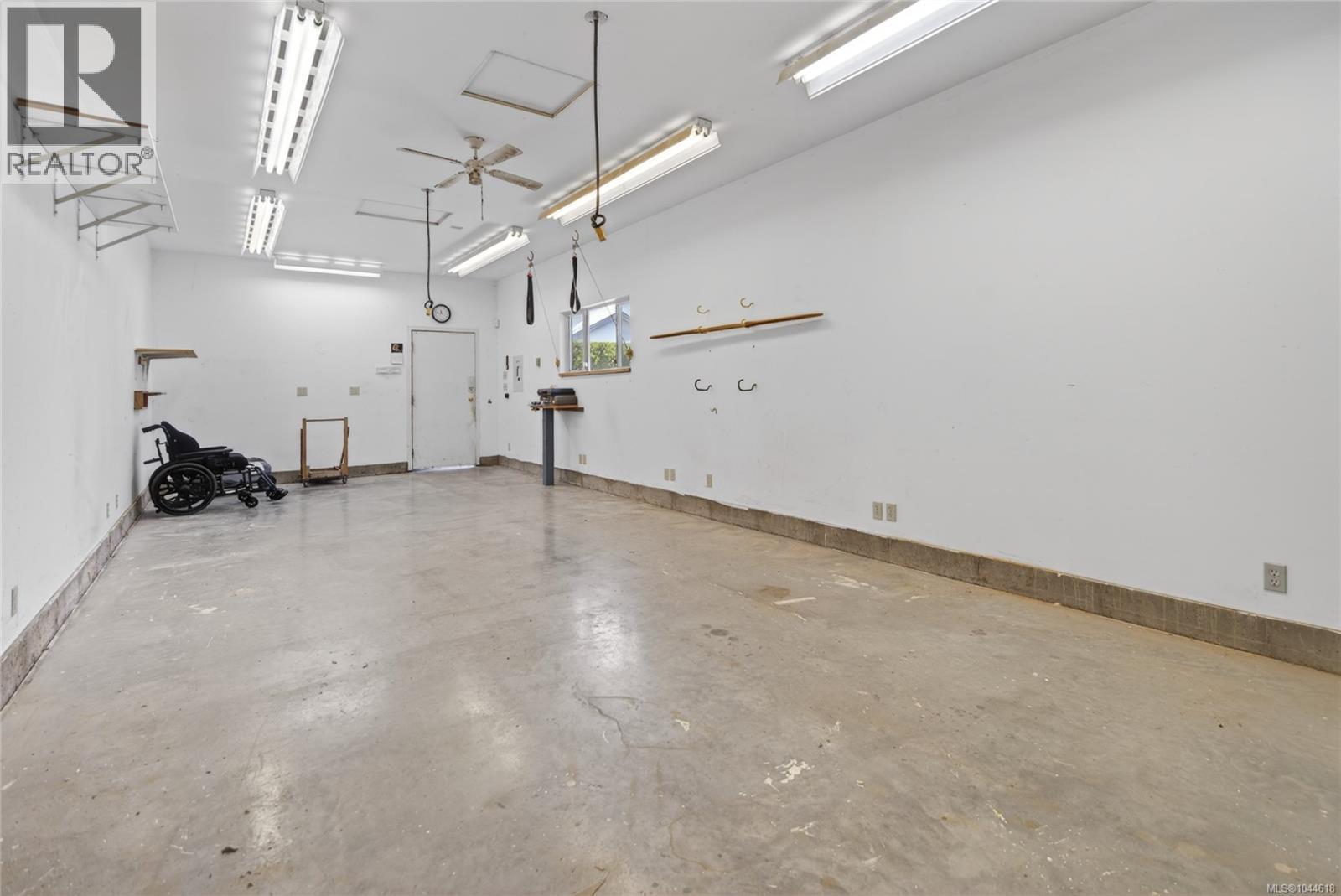 1377 Ocean View Ave - 54