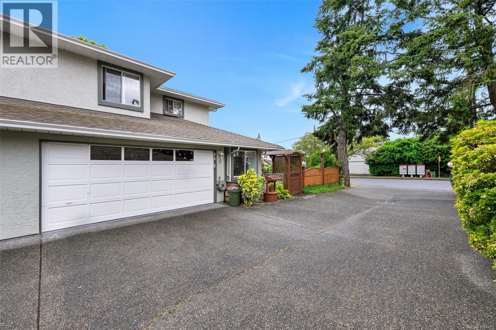 #1 10001 Fifth St - 21