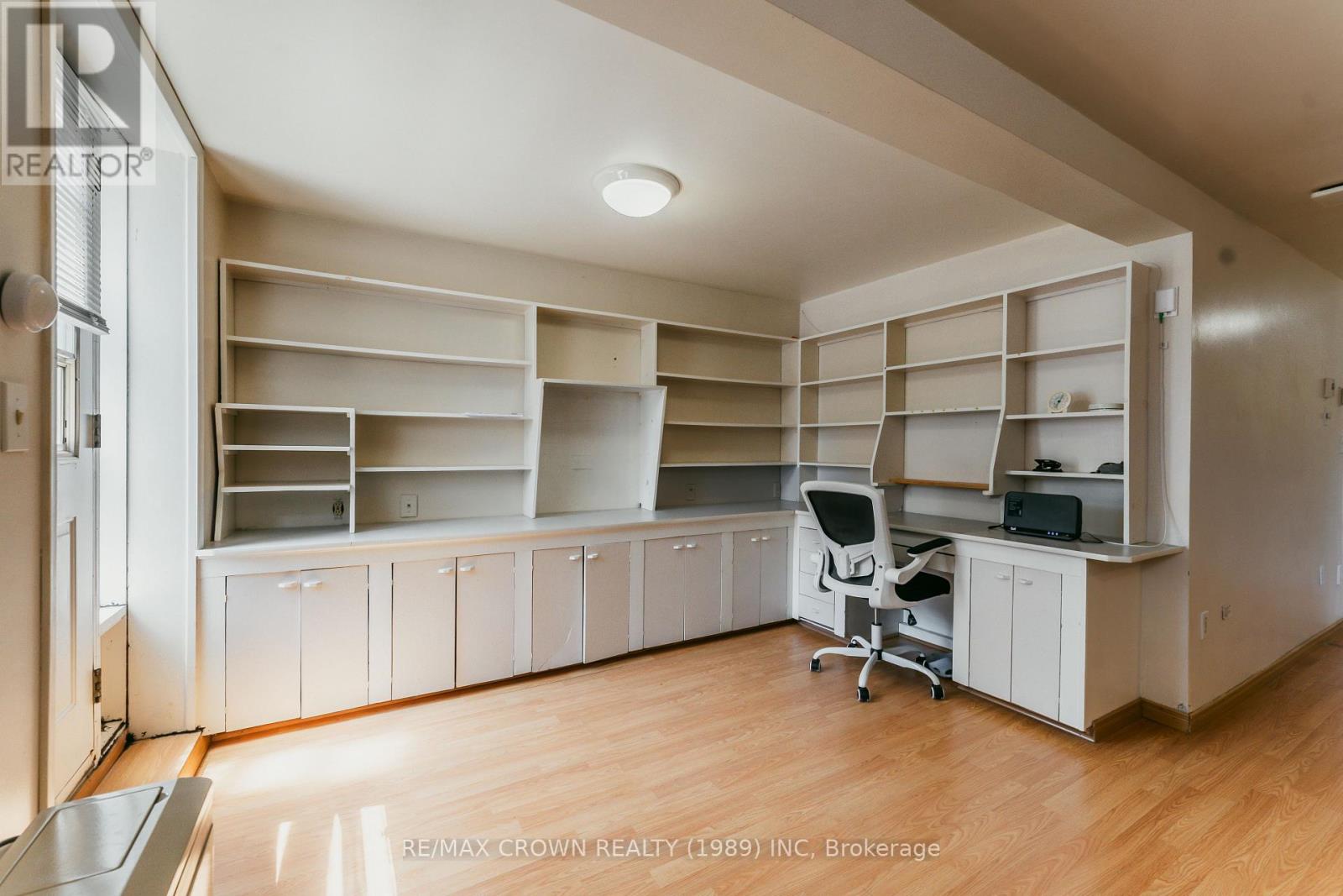 307 MCKENZIE AVENUE - 32