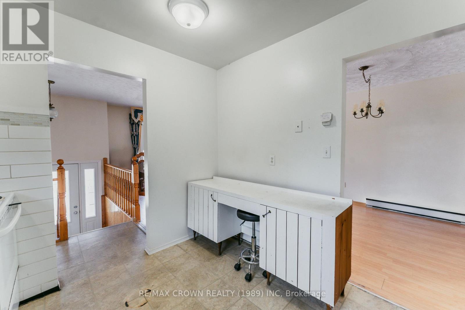 307 MCKENZIE AVENUE - 38