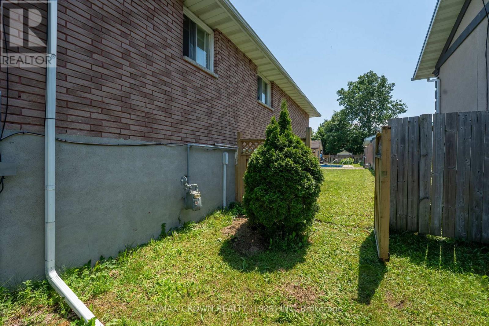 307 MCKENZIE AVENUE - 43