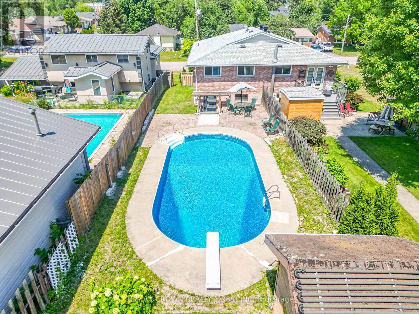 307 MCKENZIE AVENUE - 44