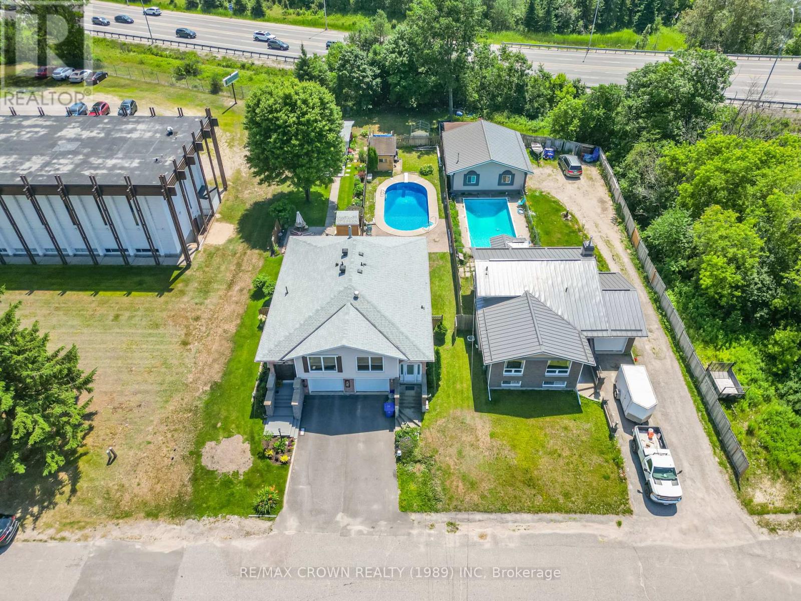 307 MCKENZIE AVENUE - 46