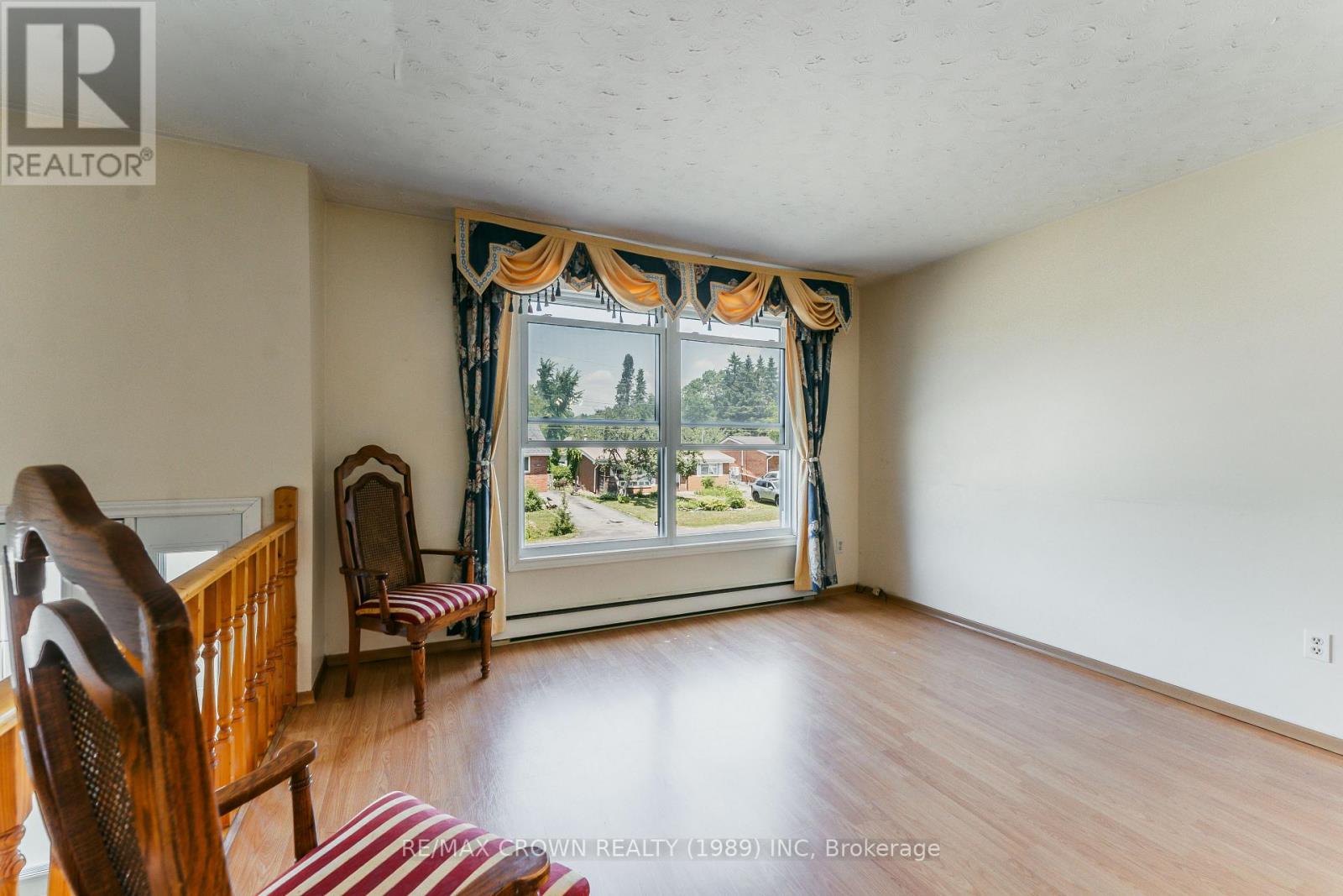 307 MCKENZIE AVENUE - 7