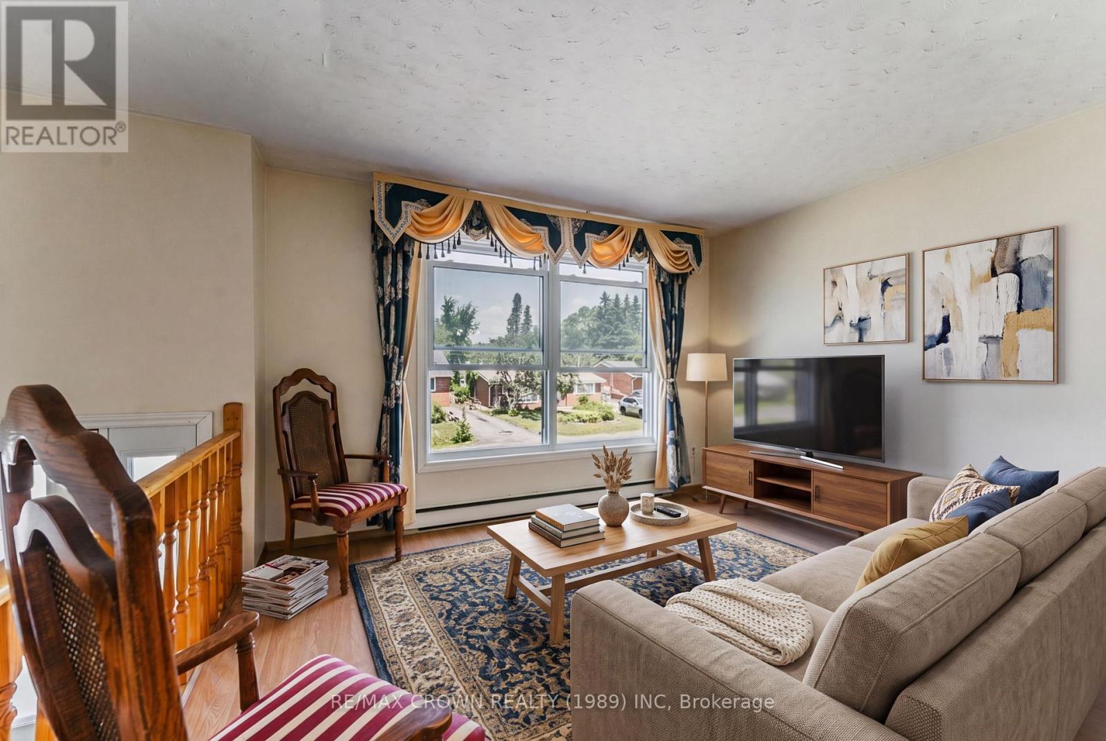 307 MCKENZIE AVENUE - 8