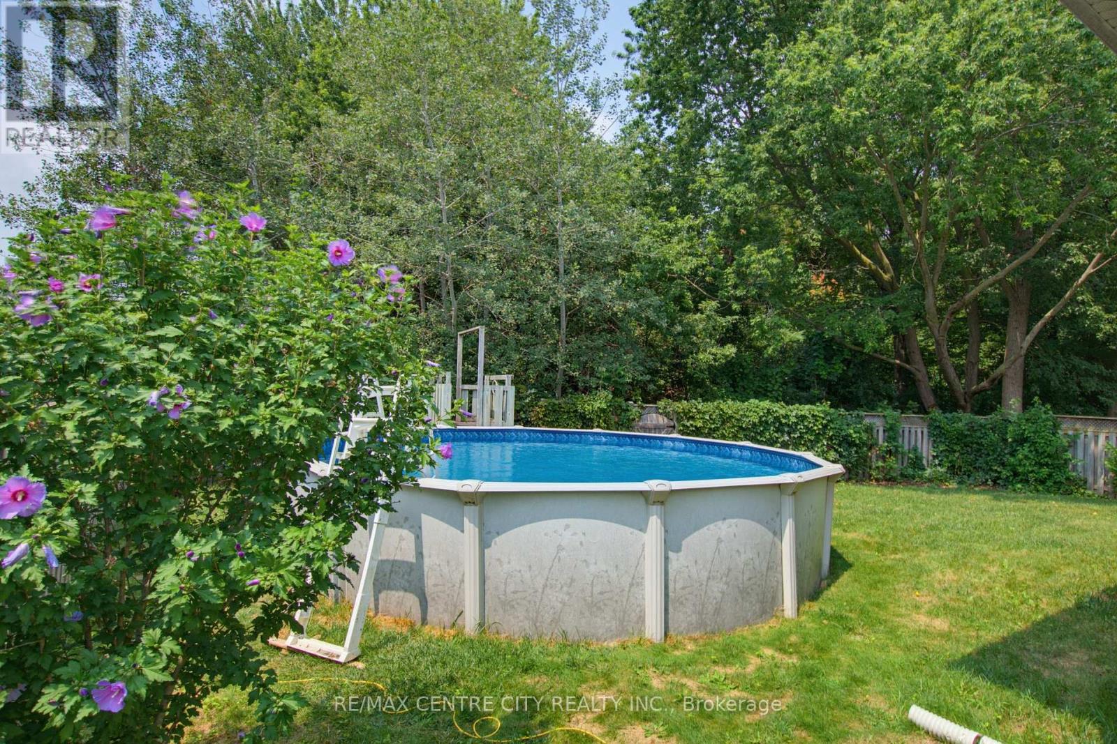 9 YARMOUTH DRIVE - 43