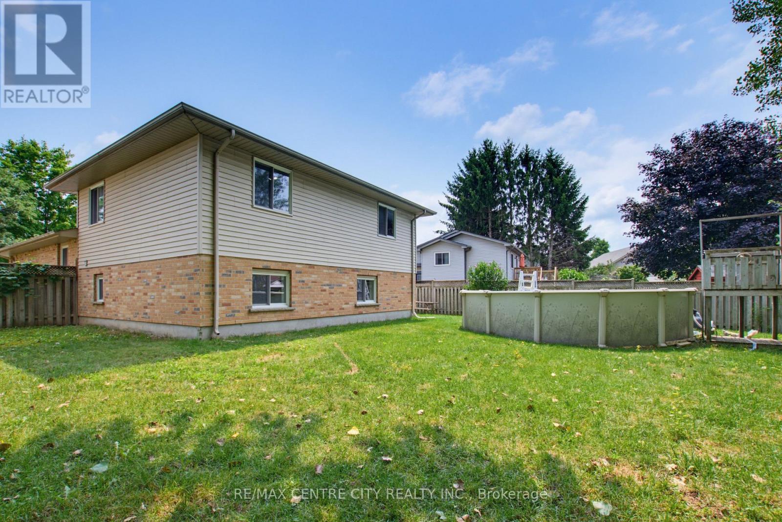 9 YARMOUTH DRIVE - 38