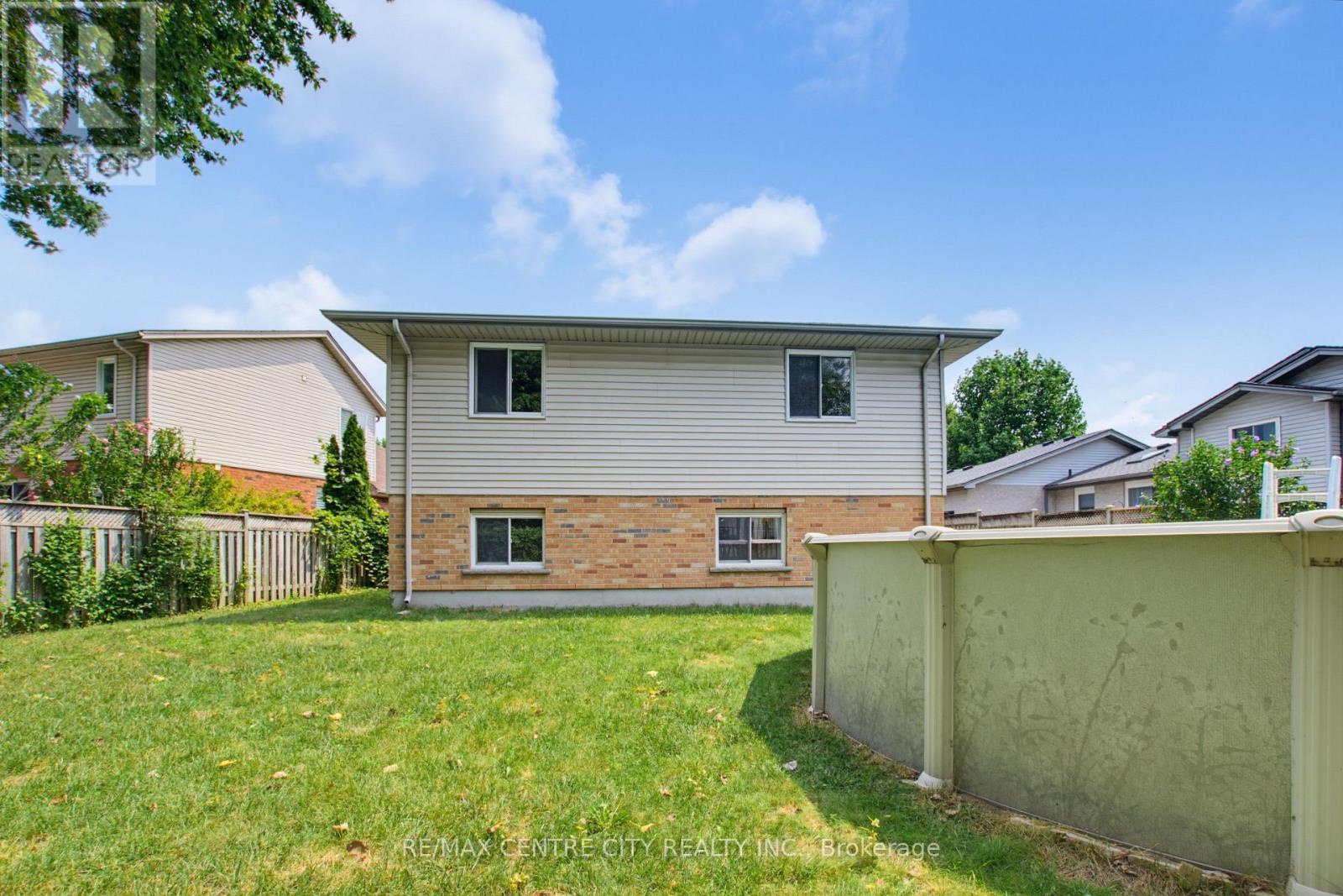 9 YARMOUTH DRIVE - 37