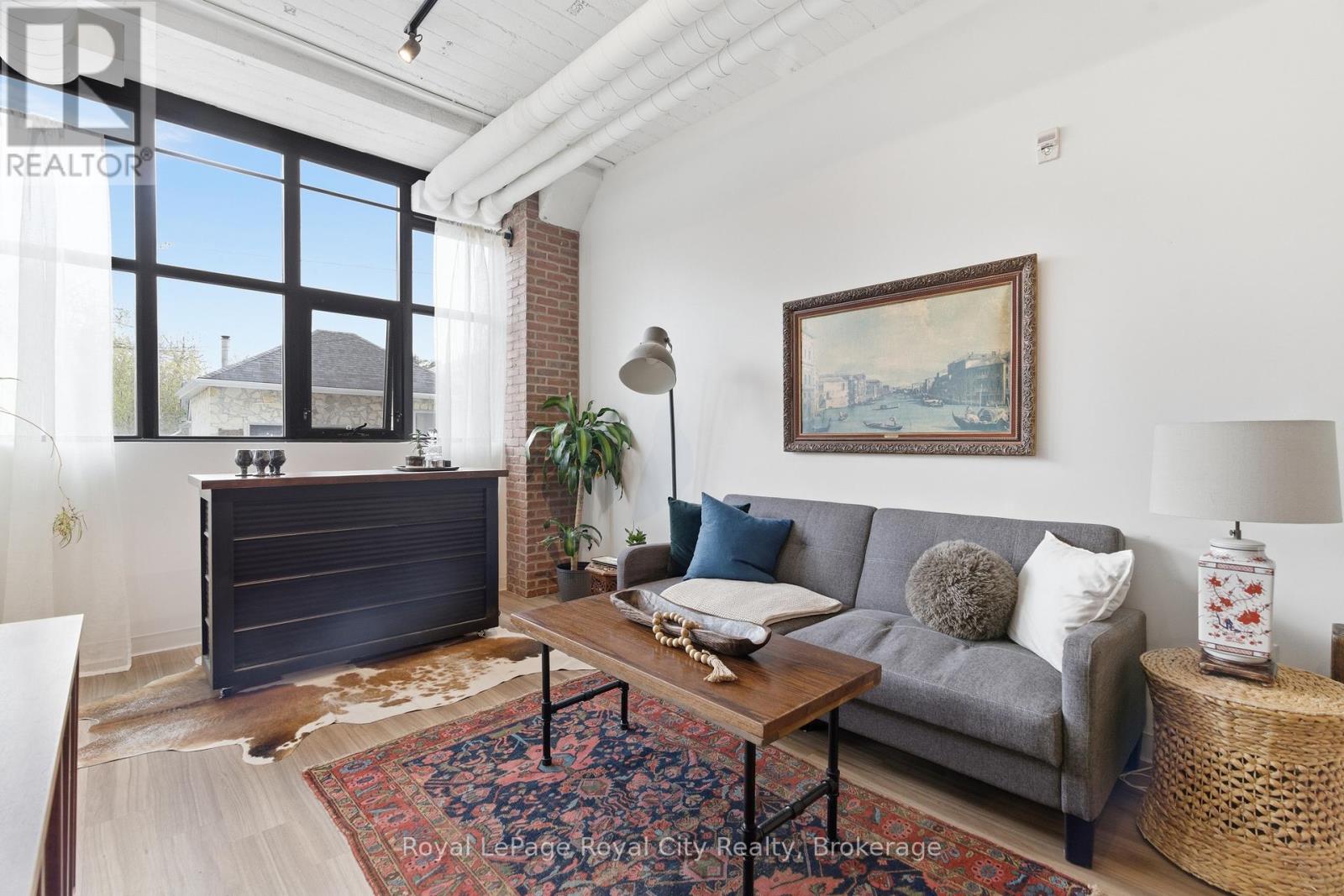 #112 120 HURON STREET - 14