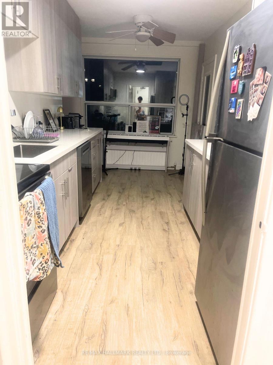 #408 660 EGLINTON AVENUE W - 7