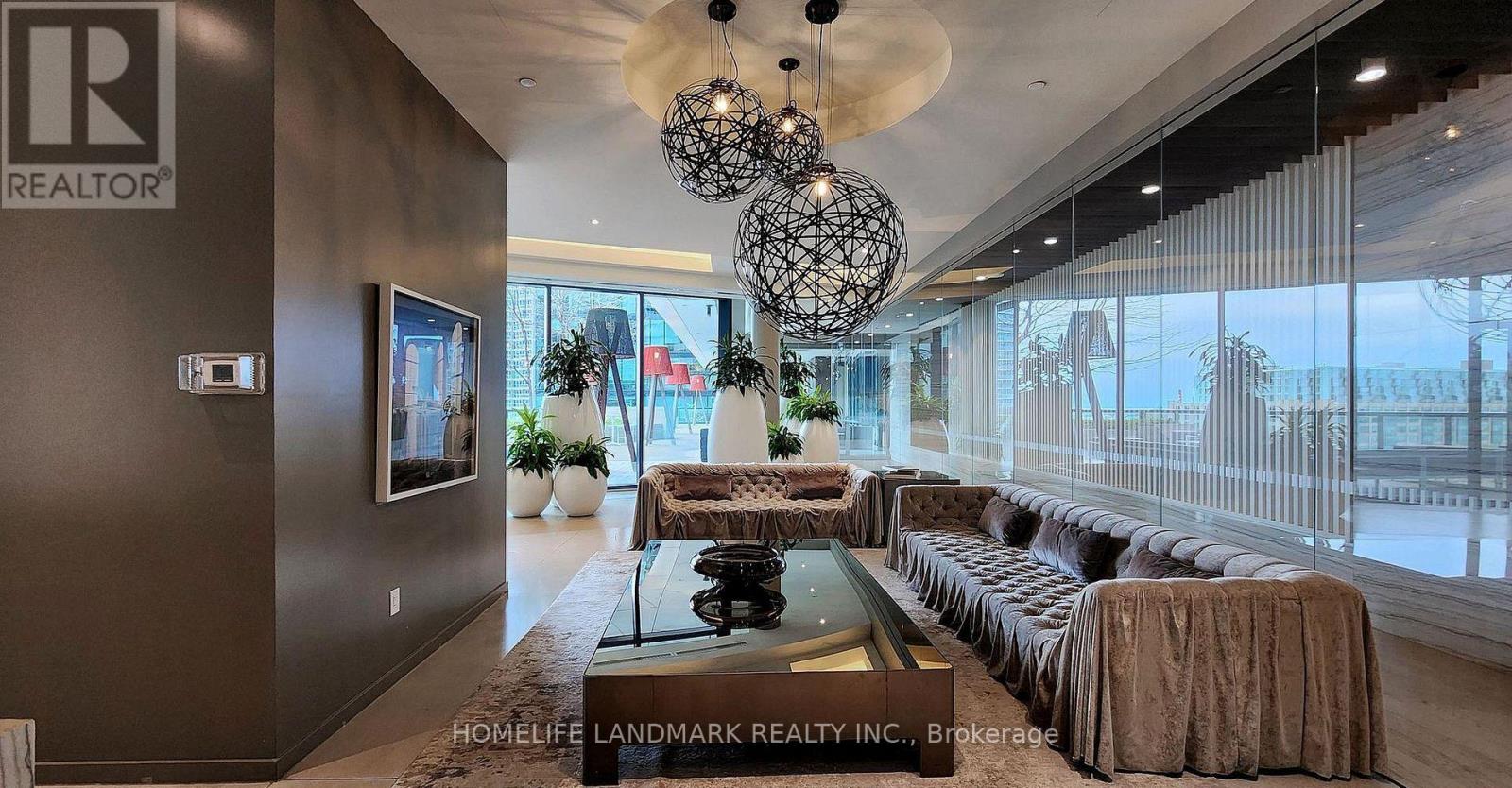 #4908 100 HARBOUR STREET - 18
