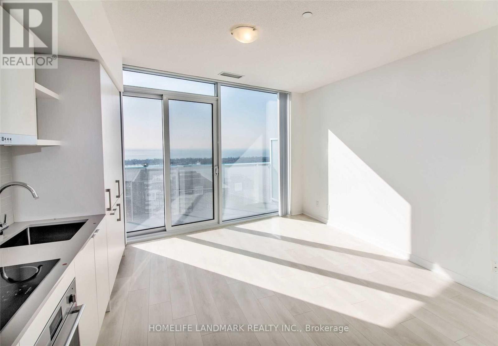 #4908 100 HARBOUR STREET - 6