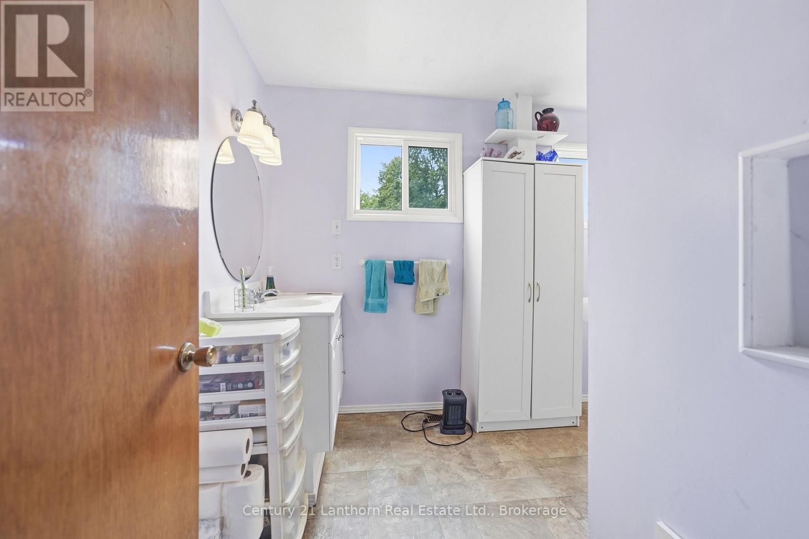 1504 VANDERWATER ROAD - 17