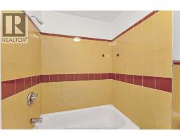 4pc Bathroom - 418 Caron Avenue, Windsor, ON N9A5B4 Photo 14