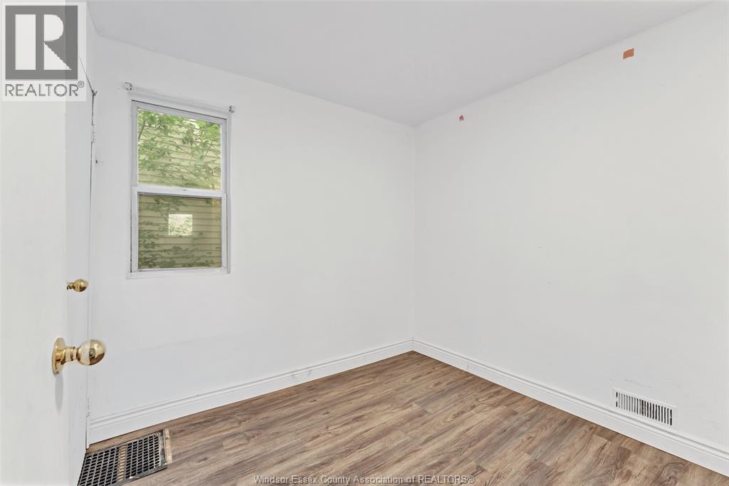 418 CARON AVENUE - Image 12
