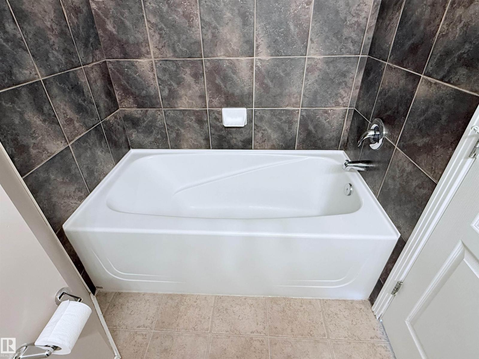 #513 10147 112 ST NW - 34