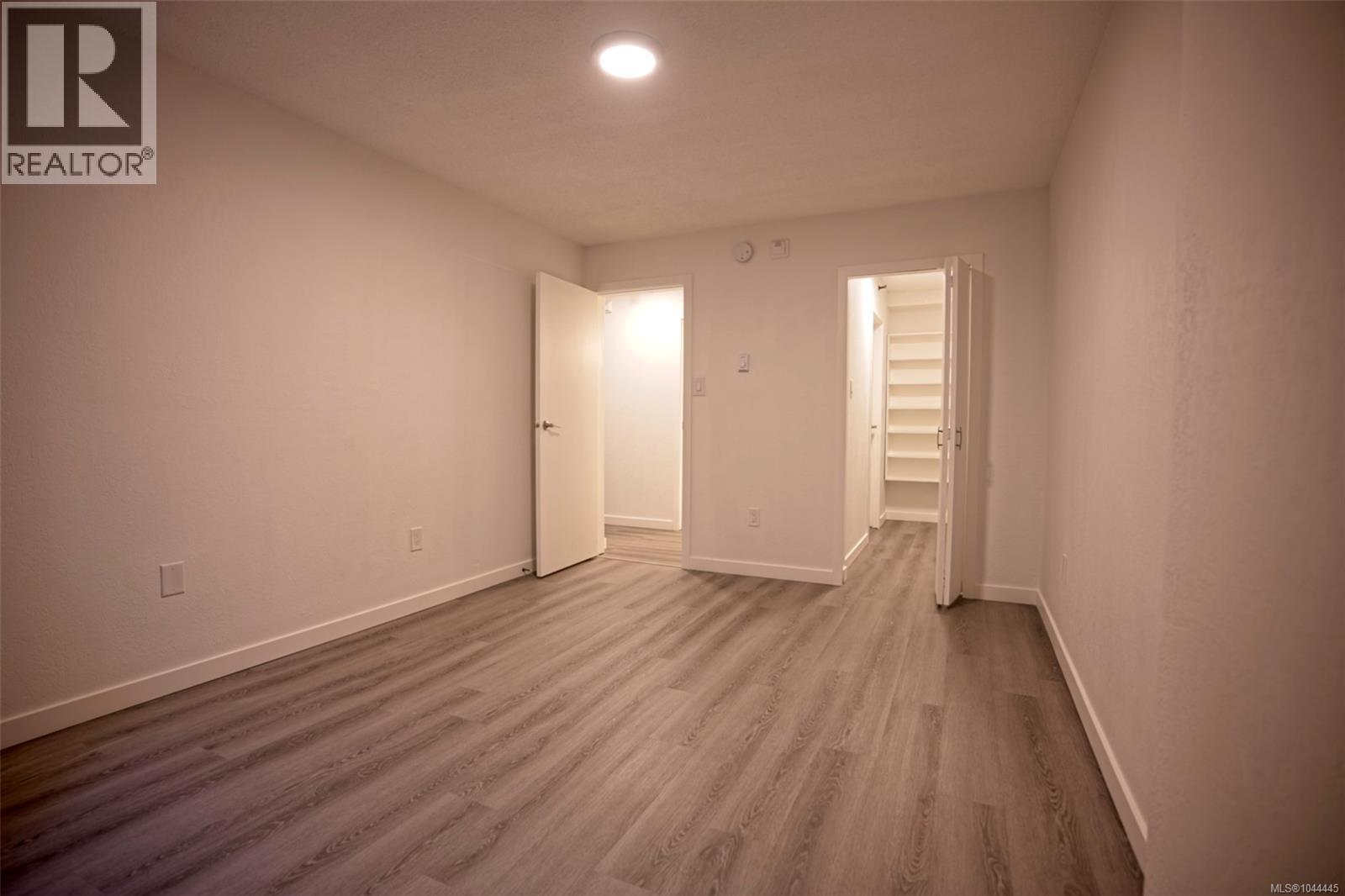 #205 75 Gorge Rd W - 14